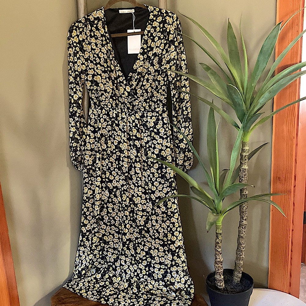 NWT Pull & Bear Daisy Midi Dress